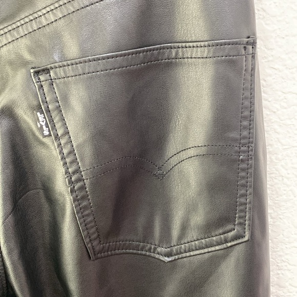 Levi's Premium Women's 70's Flare Black Faux Leather Festival Rodeo Pants Sz 29 - Picture 6 of 9